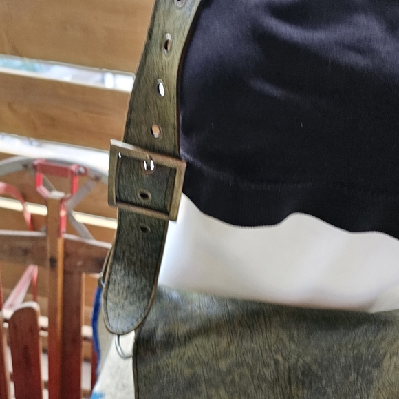 Distressed Army Green Leather Messenger Bag - Picture 3 of 9